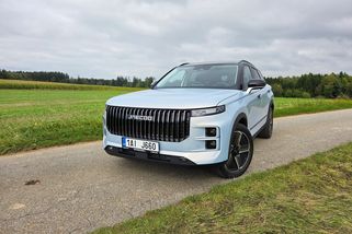 Vídáte ho na každém rohu. Čínské Jaecoo 7 i s nečekanou cenou pobláznilo Česko